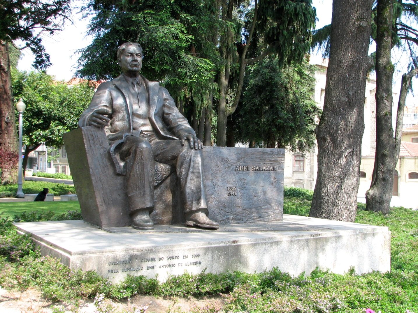 Abel%20Salazar%27s%20monument%2C%20Porto%20%281%29.JPG